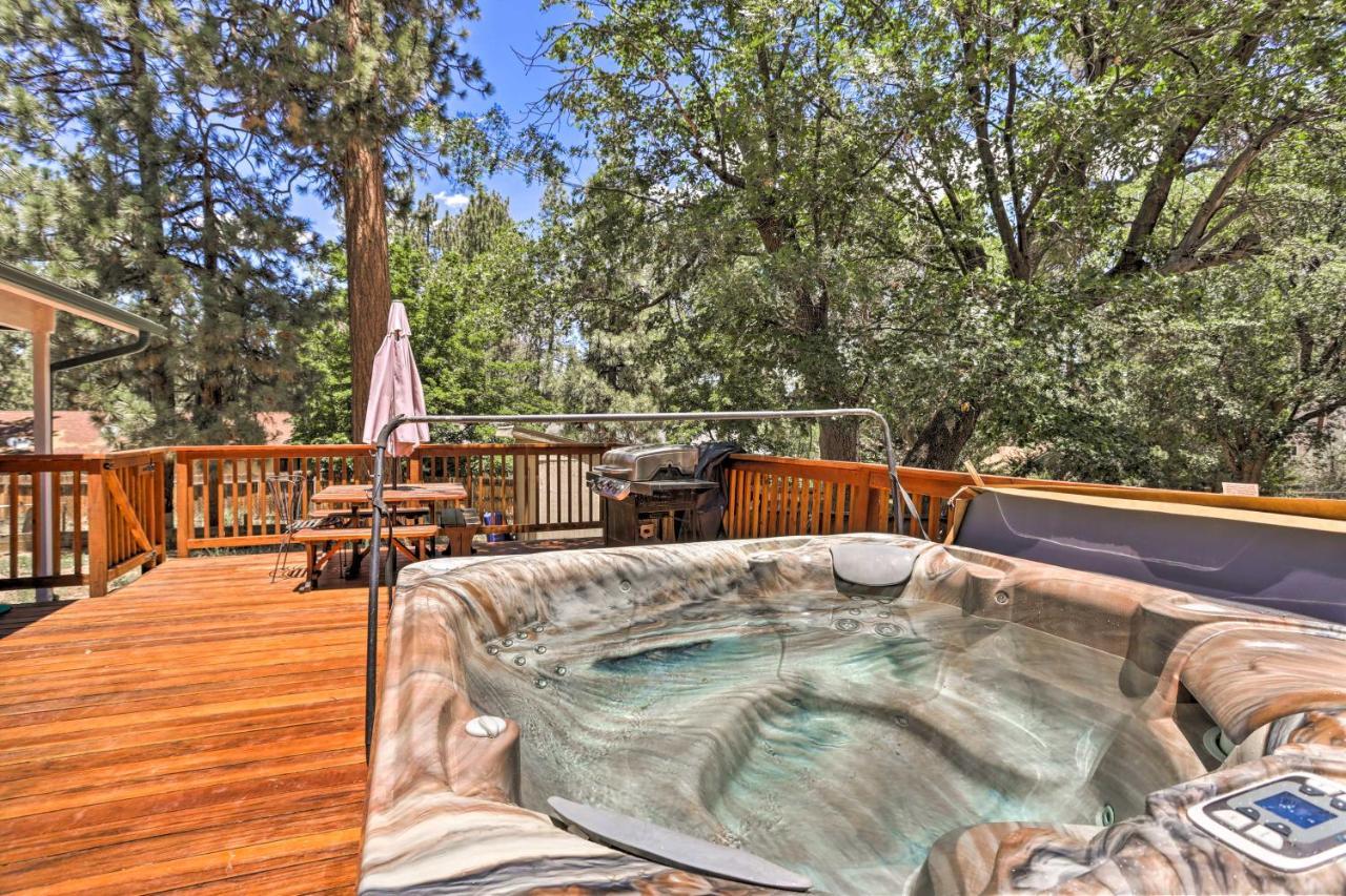Big Bear Cabin With Deck And Hot Tub, Near Resorts! Big Bear Lake Luaran gambar